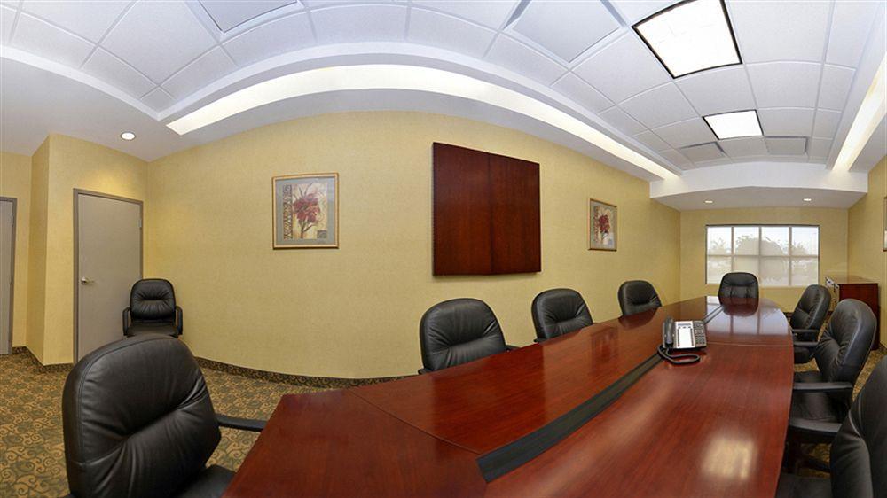 Comfort Inn & Suites Adj To Akwesasne Mohawk Casino Hogansburg Bagian luar foto