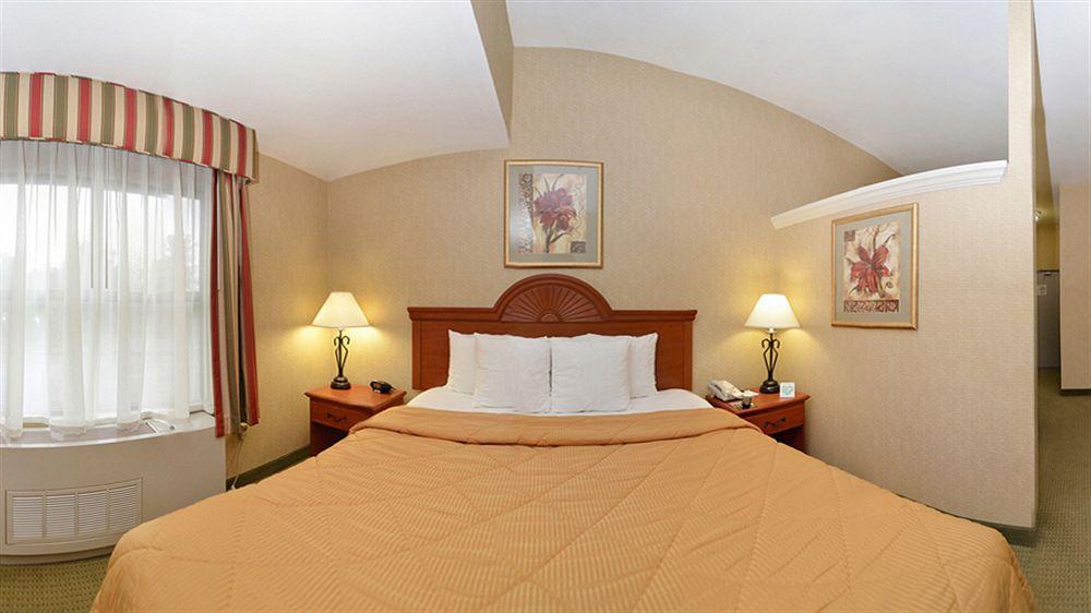 Comfort Inn & Suites Adj To Akwesasne Mohawk Casino Hogansburg Bagian luar foto