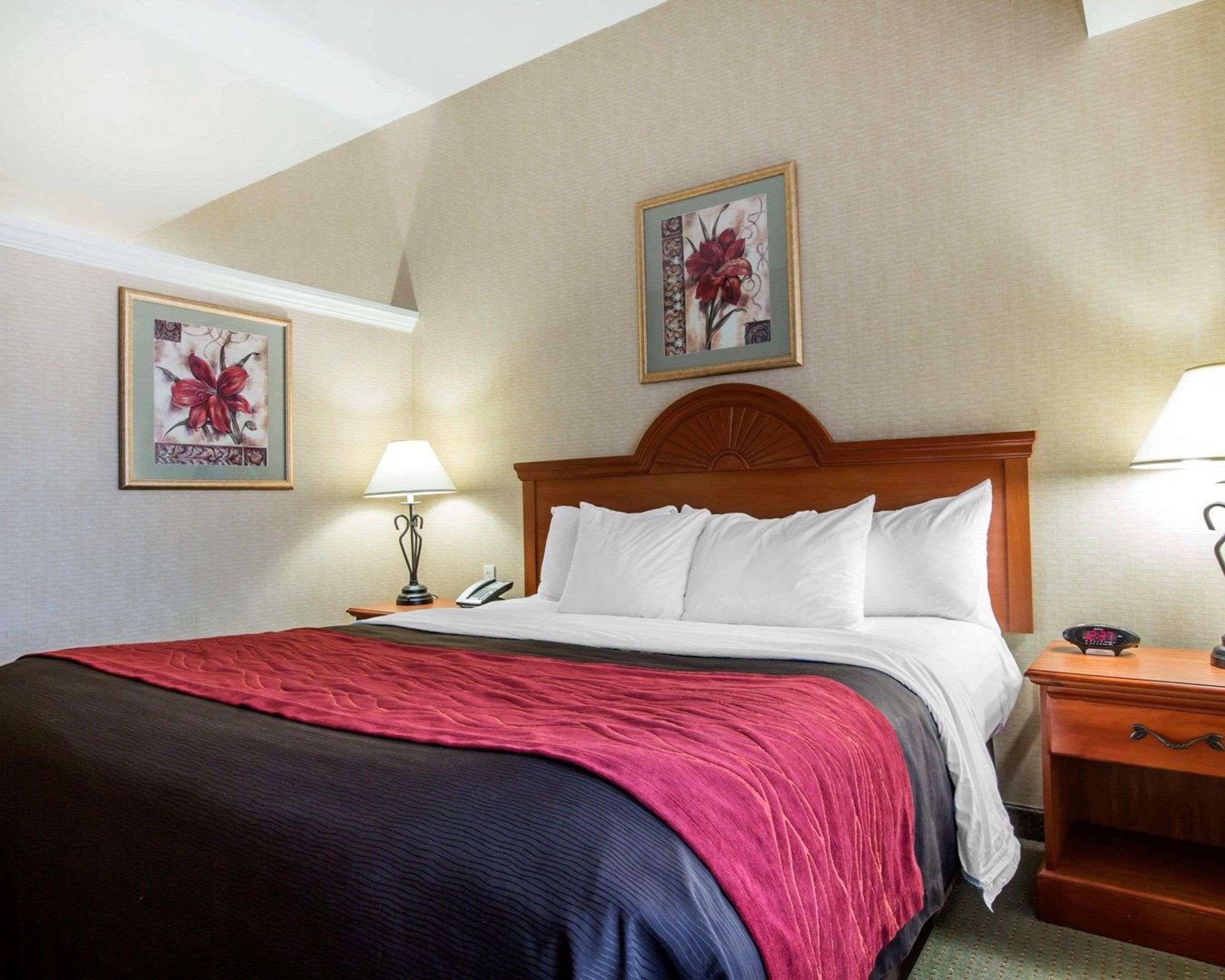 Comfort Inn & Suites Adj To Akwesasne Mohawk Casino Hogansburg Bagian luar foto