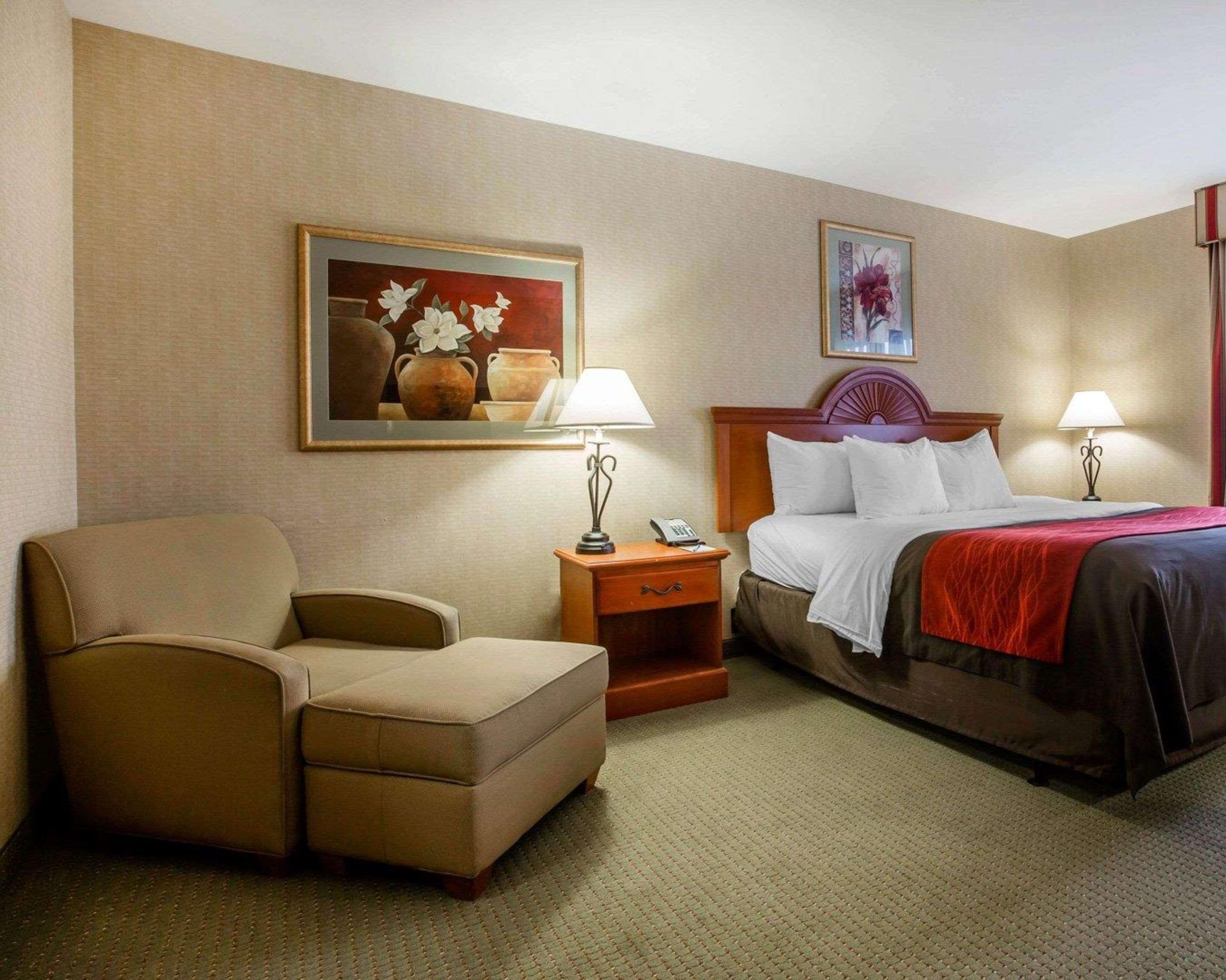 Comfort Inn & Suites Adj To Akwesasne Mohawk Casino Hogansburg Bagian luar foto