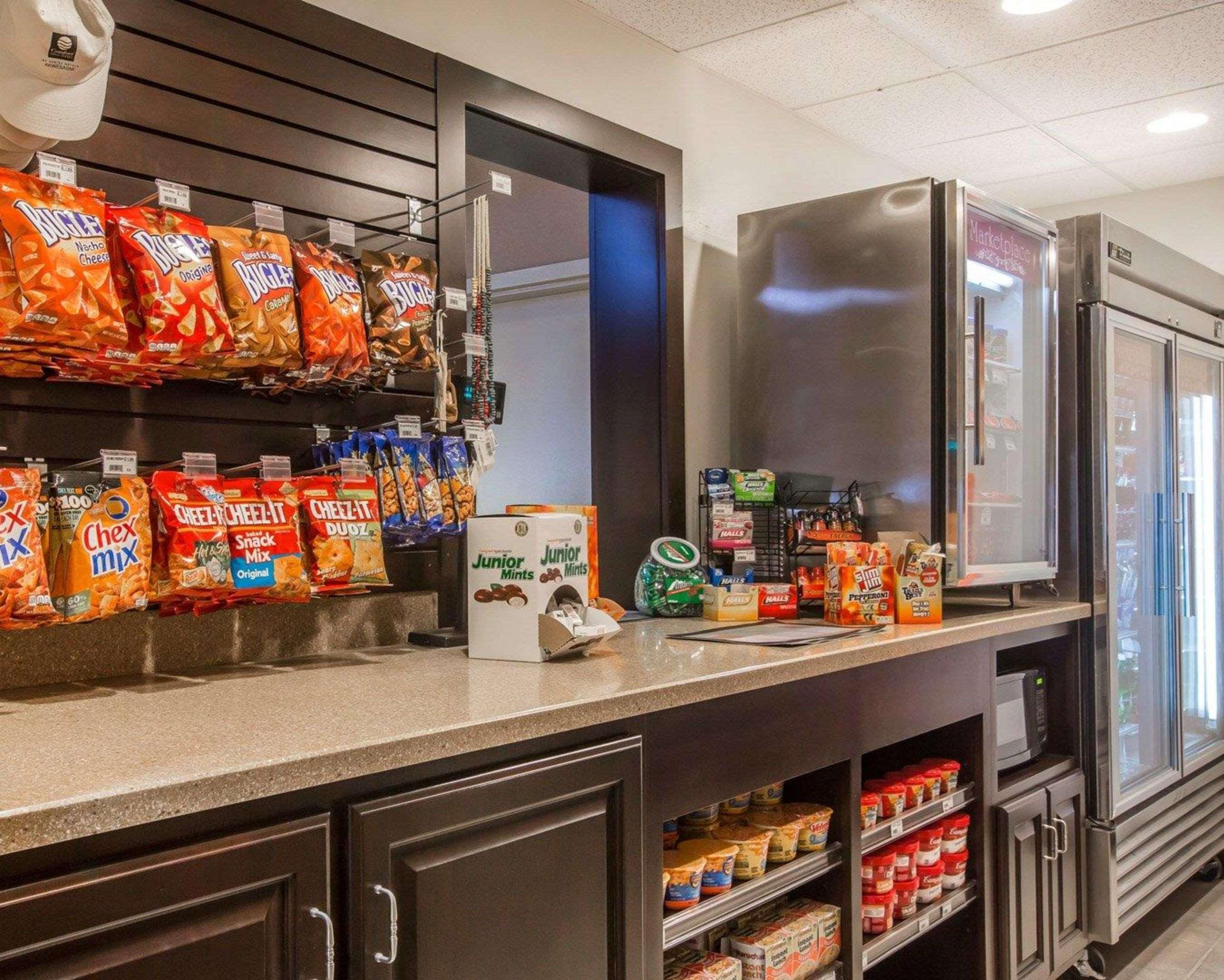 Comfort Inn & Suites Adj To Akwesasne Mohawk Casino Hogansburg Bagian luar foto