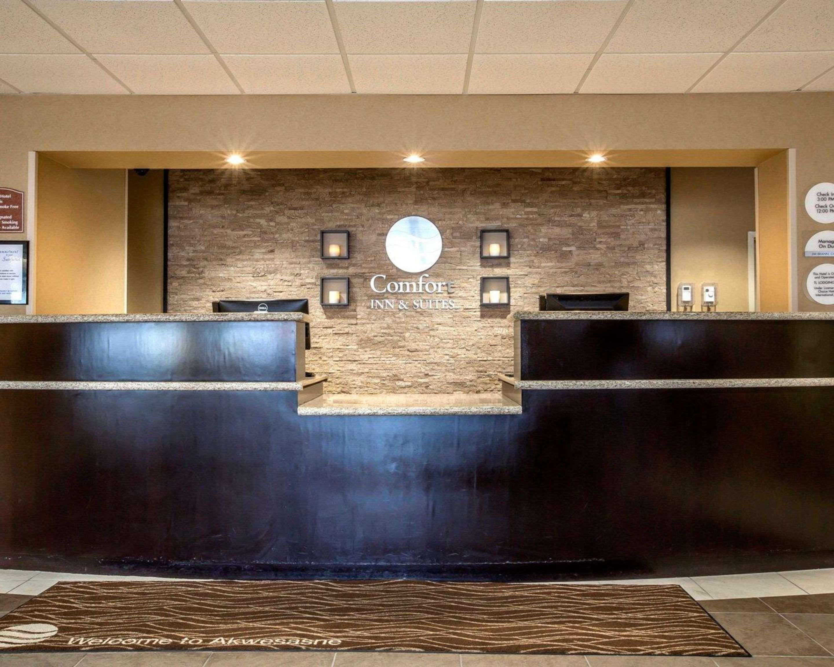 Comfort Inn & Suites Adj To Akwesasne Mohawk Casino Hogansburg Bagian luar foto