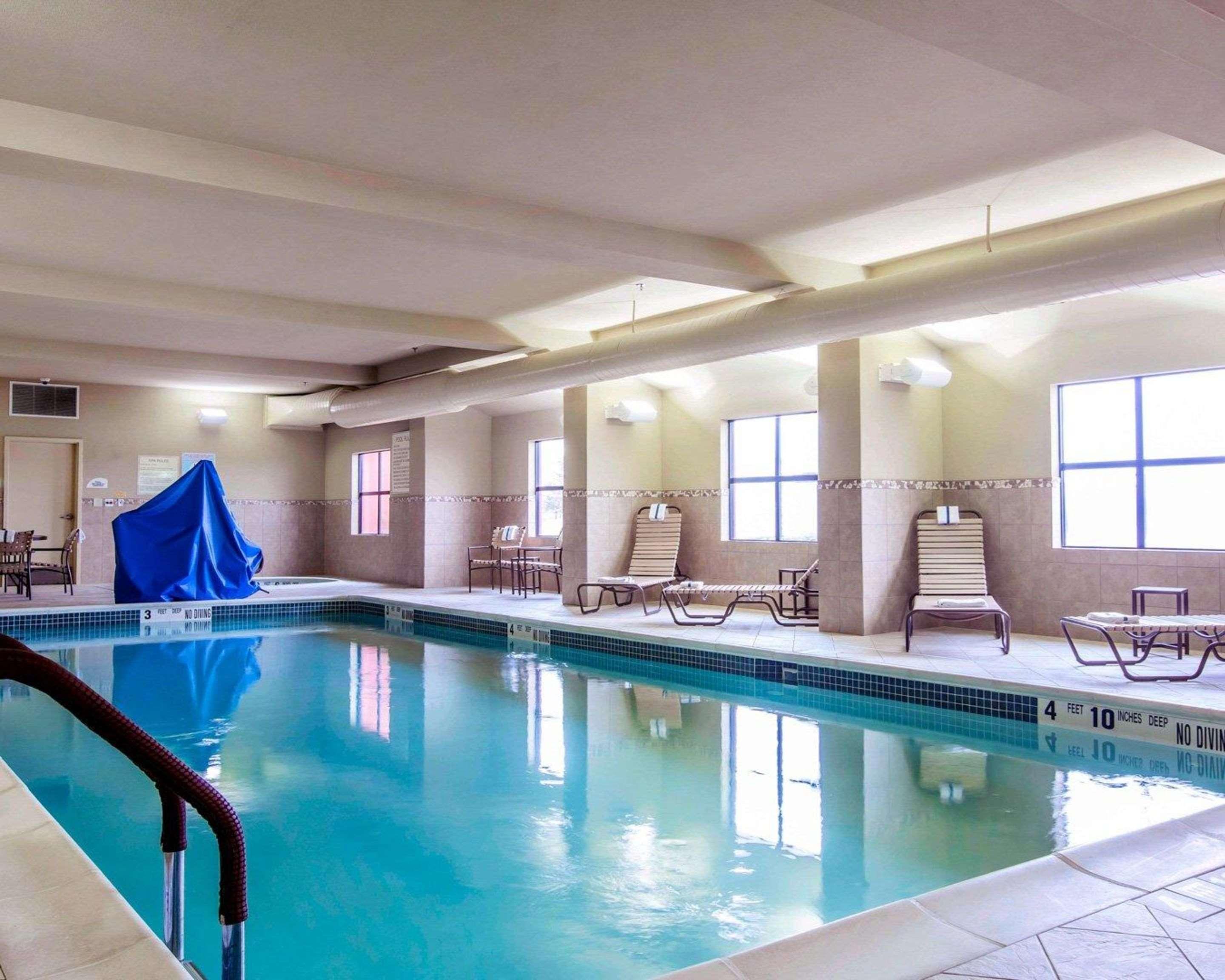 Comfort Inn & Suites Adj To Akwesasne Mohawk Casino Hogansburg Bagian luar foto